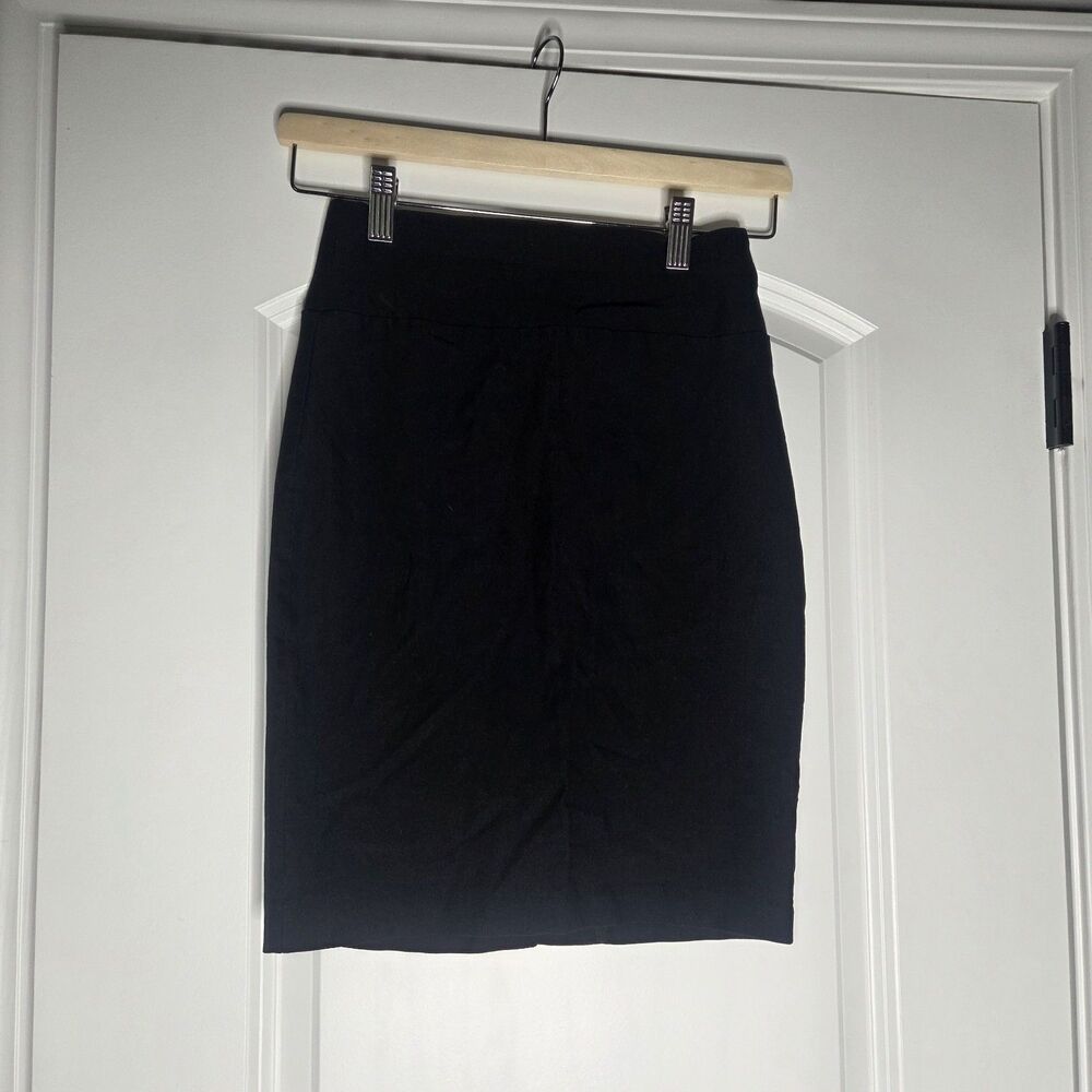 Size Medium IZ Beyer Black Pencil Skirt